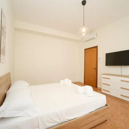 Tiburtina By Buddyrent Apartment
